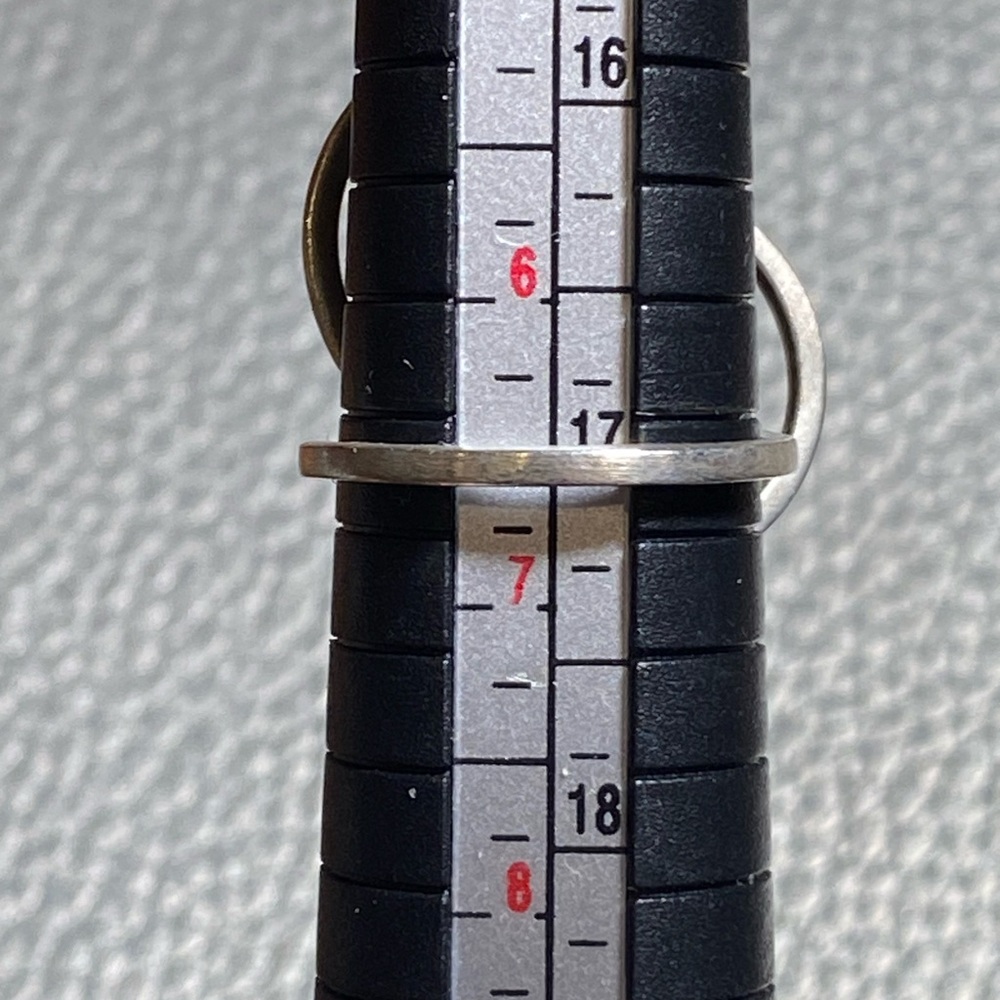 Elegant Silver Interlocking Rings - image 6